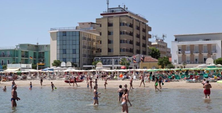 Hotel President  All inclusive light odmor uz plazu Bellaria Igea Marina Italija  402 EUR  3x nocenje u dvokrevetnoj sobi s balkonom ili bez balkona za 2 osobe All inclusive light u hotelskom restoranu