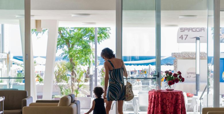 Hotel President  All inclusive light odmor uz plazu Bellaria Igea Marina Italija  426 EUR  3x nocenje u dvokrevetnoj sobi s balkonom ili bez balkona za 2 osobe All inclusive light u hotelskom restoranu