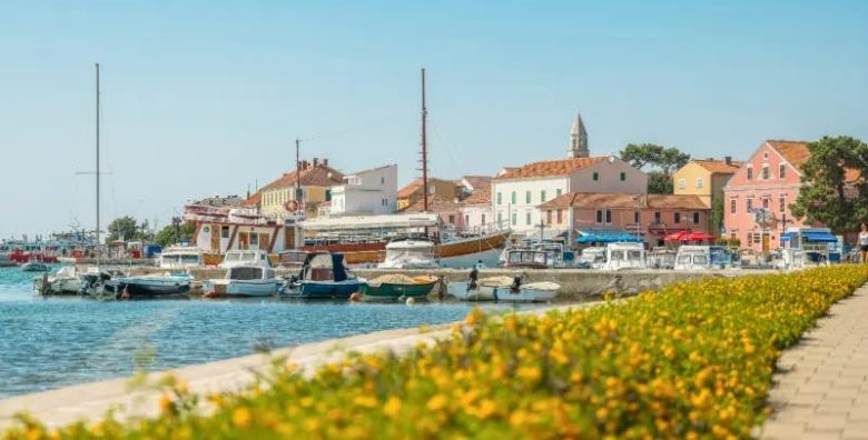 Villa Adriatic  Odmor za pocetak ljeta u Biogradu na Moru Biograd na Moru Dalmacija Hrvatska  99 EUR  2x nocenje u moderno opremljenom apartmanu za 4 osobe Posteljina i rucnici