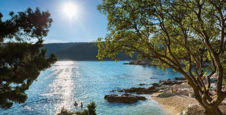 Sunny Rabac by Valamar  Obiteljski odmor za kraj ljeta u Rapcu  Rabac Istra Hrvatska  741 EUR  3x nocenje u Superior dvokrevetnoj sobi 2 1 za 3 osobe Sunny puni pansion