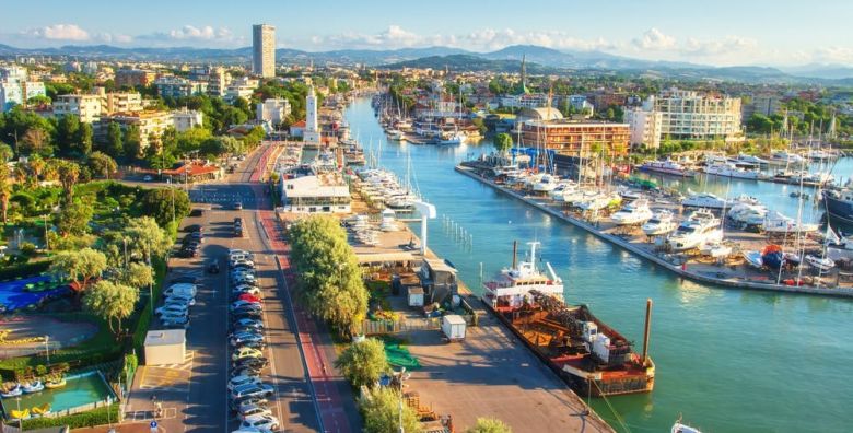 Hotel Metropolitan   S  Savrsen ljetni odmor uz more u Italiji Bellaria Igea Marina Italija  1 624 EUR  7x nocenje u dvokrevetnoj Superior ili Deluxe sobi s balkonom za 2 osobe All inclusive u hotelskom restoranu