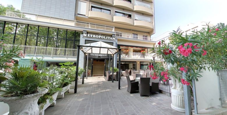 Hotel Metropolitan   S  Savrsen ljetni odmor uz more u Italiji Bellaria Igea Marina Italija  1 904 EUR  7x nocenje u dvokrevetnoj Superior ili Deluxe sobi s balkonom za 2 osobe All inclusive u hotelskom restoranu