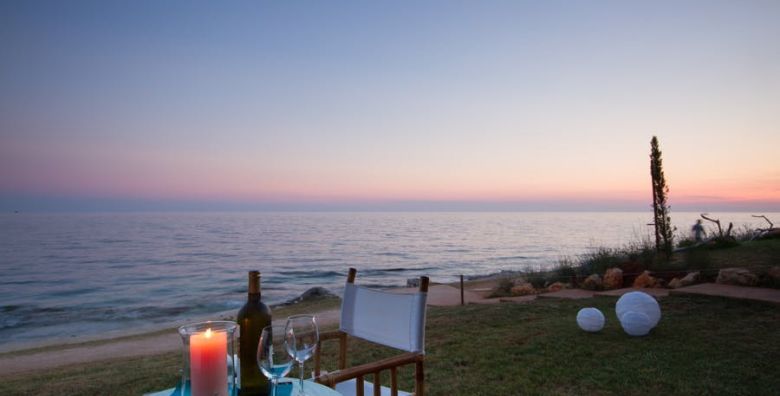 Apartmani Erica Pineta  Obiteljski proljetni vikend odmor u Novigradu  Novigrad Istra Hrvatska  250 EUR  2x nocenje u dvosobnom apartmanu Erica Lux s terasom ili dvoristem ovisno o raspolozivosti za 4 osobe Posteljina i rucnici