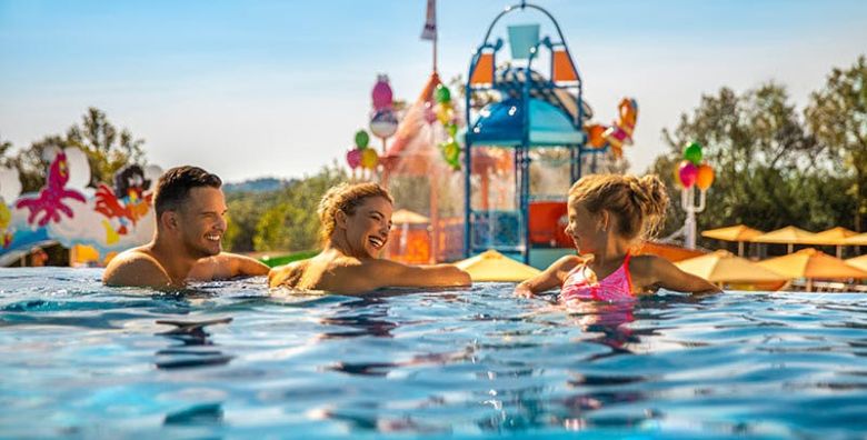 Valamar Diamant Hotel  Obiteljski pozdrav ljetu u Porecu Porec Istra Hrvatska  734 EUR  3x nocenje u sobi Room 2 1  za 2 osobe 1 dijete do 13 99 godina besplatno  Polupansion s ukljucenim bezalkoholnim negaziranim picima iz sankomata tijekom obroka