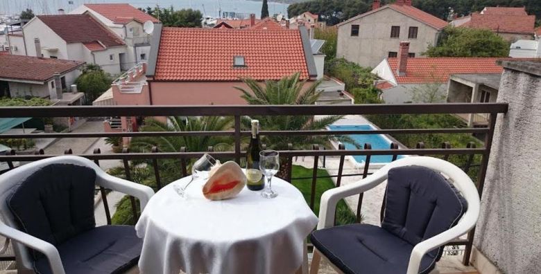 Villa Adriatic  Ljetni odmor udvoje u Biogradu na Moru Biograd na Moru Dalmacija Hrvatska  360 EUR  5x nocenje u moderno opremljenom apartmanu za 2 osobe Posteljina i rucnici