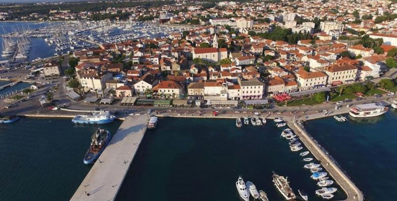 Villa Adriatic  Ljetni odmor udvoje u Biogradu na Moru Biograd na Moru Dalmacija Hrvatska  498 EUR  7x nocenje u moderno opremljenom apartmanu za 2 osobe Posteljina i rucnici