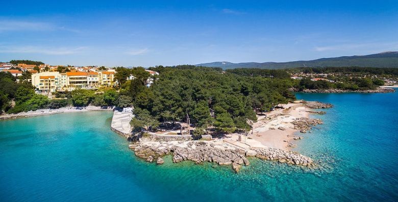 Sunny Krk by Valamar  Obiteljski ljetni odmor i opustanje za kraj ljeta na Krku Krk Hrvatska  780 EUR  3x nocenje u renoviranoj sobi „Room for 2 1 morska strana za 3 osobe Sunny Breakfast  Brunch in Sunny Dinner