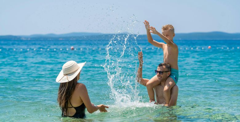 Hotel Pinija  Pocetak ljeta u Dalmaciji za obitelji Petrcane Dalmacija Hrvatska  519 €