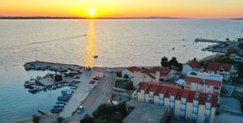 Hotel Beni  Ljeto u Dalmaciji Vrsi Dalmacija Hrvatska  980 €