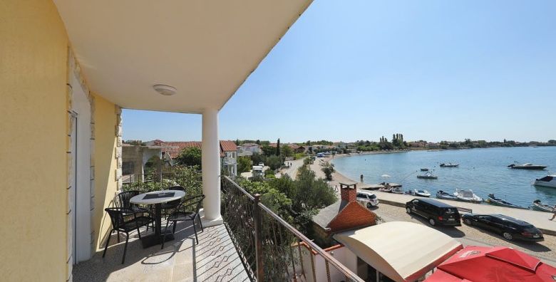 Hotel Beni  Ljeto u Dalmaciji Vrsi Dalmacija Hrvatska  426 €