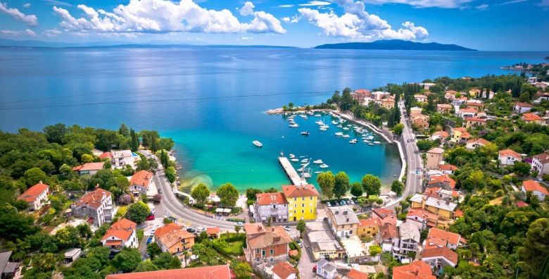 Hotel Villa Schubert  Ljetni odmor u neposrednoj blizini mora Ika Hrvatska  379 €