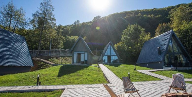 Klek 77 Luxury Chalets  Odmor u drvenim kucicama na Jahorini tijekom tjedna Sarajevo Bosna i Hercegovina  95 €