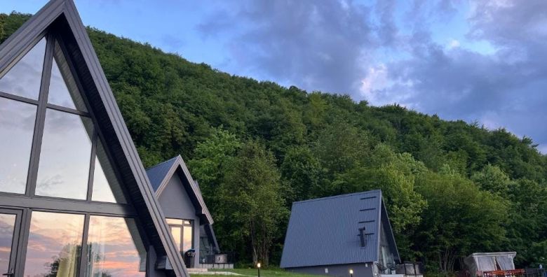 Klek 77 Luxury Chalets  Odmor u drvenim kucicama na Jahorini tijekom tjedna Sarajevo Bosna i Hercegovina  102 €