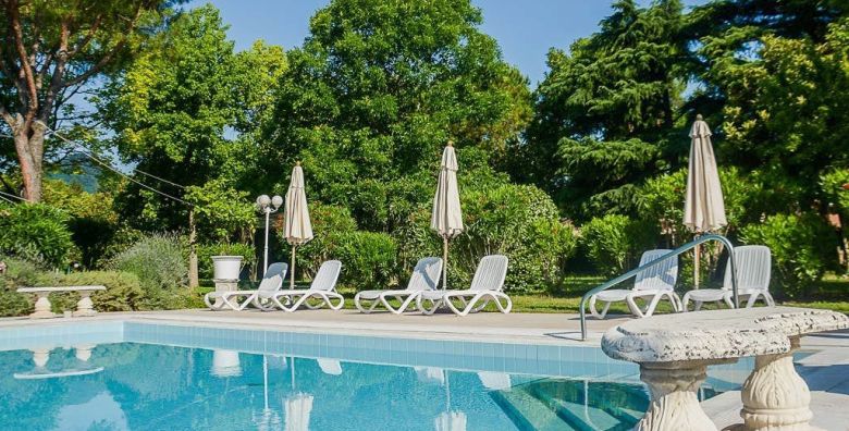 Hotel Bellavista Terme  Termalni odmor u Italiji Montegrotto Terme Italija  233 EUR  2x nocenje u Standard dvokrevetnoj sobi za 2 osobe 1 dijete do 5 99 godina besplatno  Dorucak