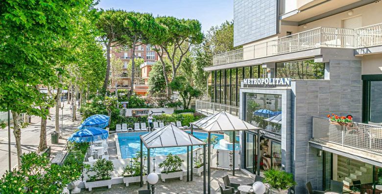 Hotel Metropolitan   S  Savrsen odmor uz more u Italiji Bellaria Igea Marina Italija  438 EUR  3x nocenje u dvokrevetnoj Superior ili Deluxe sobi s balkonom za 2 osobe Polupansion u hotelskom restoranu