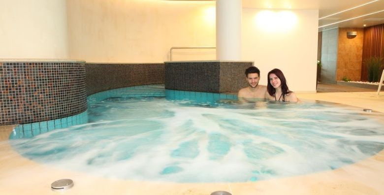 Palace Hotel Hevíz  Wellness ljetni odmor u Hévízu  Hévíz Madjarska  515 €