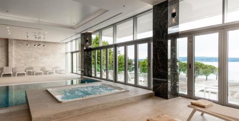 Hotel Miramare  Ekskluzivni pocetak ljeta  Posebna akcija Crikvenica Hrvatska  695 €