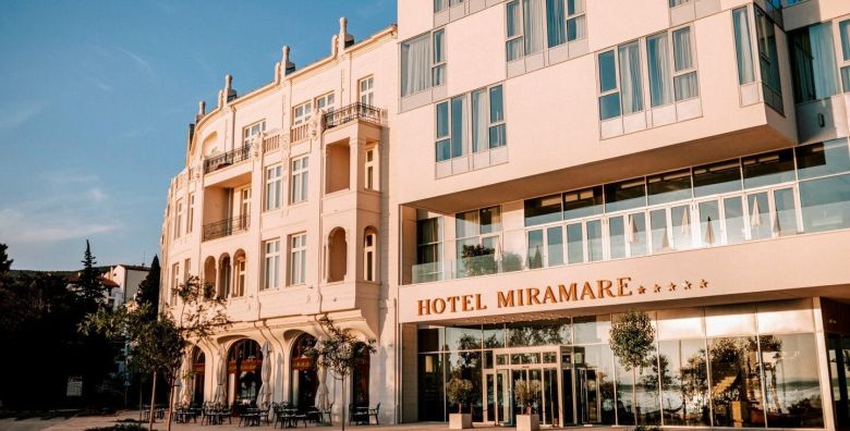 Hotel Miramare  Ekskluzivni pocetak ljeta  Posebna akcija Crikvenica Hrvatska  1145 €