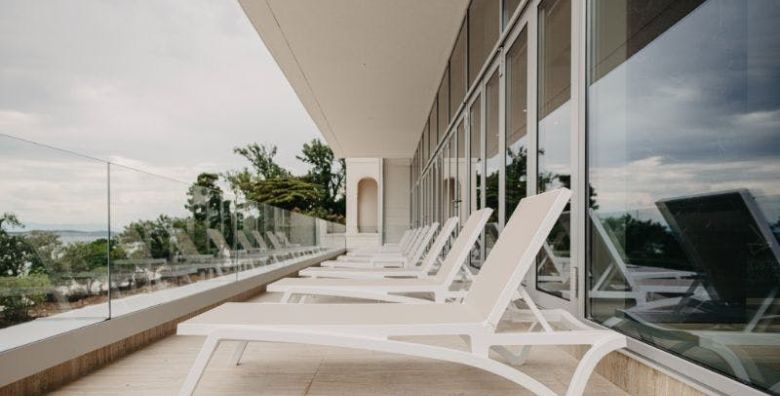 Hotel Miramare  Luksuzni obiteljski praznici  Posebna akcija Crikvenica Hrvatska  1985 €
