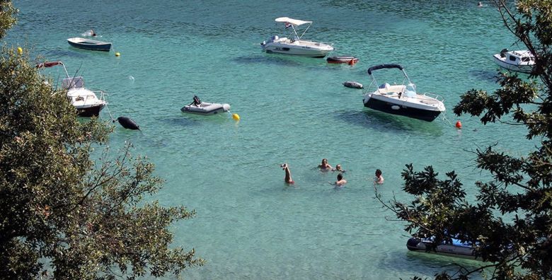 Apartmani Unija  Ljeto u Dugoj Uvali Krnica Istra Hrvatska  281 €