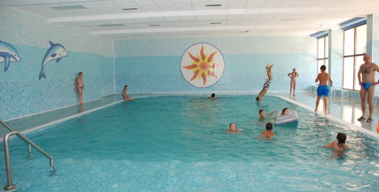 Hotel Zagreb Karlobag  Akcijska cena za ljeto s polupansionom Karlobag Hrvatska  258 EUR  3x nocenje u dvokrevetnoj sobi za 2 osobe  1 dijete do 11 99 godina besplatno i 2 dijete do 0 99 godina besplatno  Polupansion