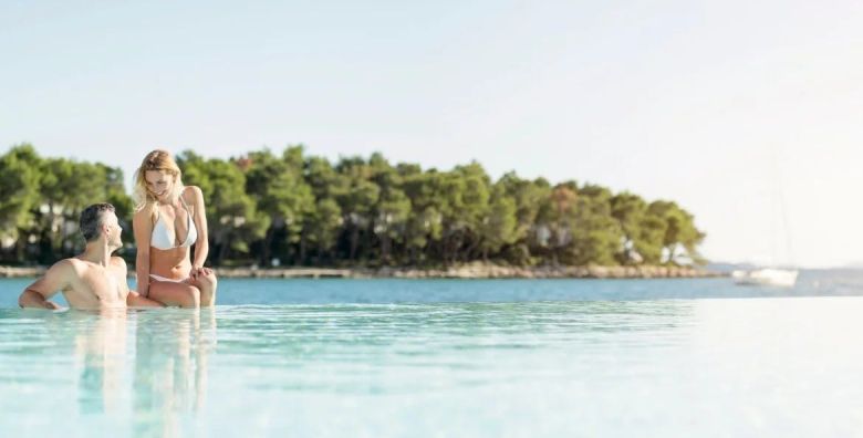 Crvena Luka Resort  Nezaboravno ljeto u rajskom zaljevu uz ukljucenu masazu za par  Standard soba  72 satna akcija Biograd na Moru Dalmacija Hrvatska  1799 €