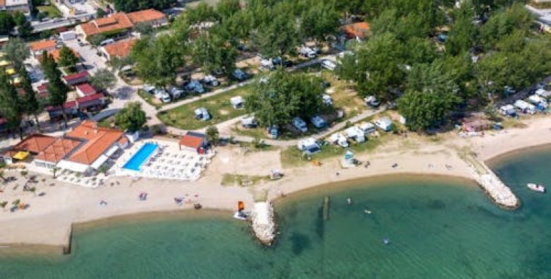 Kamp Almissa  Odmor u Dalmaciji  Mobilna kucica Adria Superior  Posebna ponuda Omis Dalmacija Hrvatska  638 €