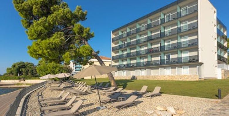 Villas Arausana  Antonina  Kraj ljeta uz more Vodice Dalmacija Hrvatska  292 €