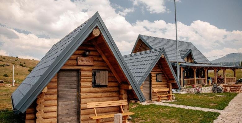 Etno selo  Pivska Vila   Tradicionalni odmor u prirodi Nedajno Crna Gora  59 €