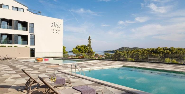 Aminess Alfir Hotel  Ljeto na Korculi Korcula Dalmacija Hrvatska  576 EUR  4x nocenje u Premium suite s balkonom za 2 osobe 2 djece do 9 99 godina besplatno  Polupansion i ukljuceno pice uz veceru