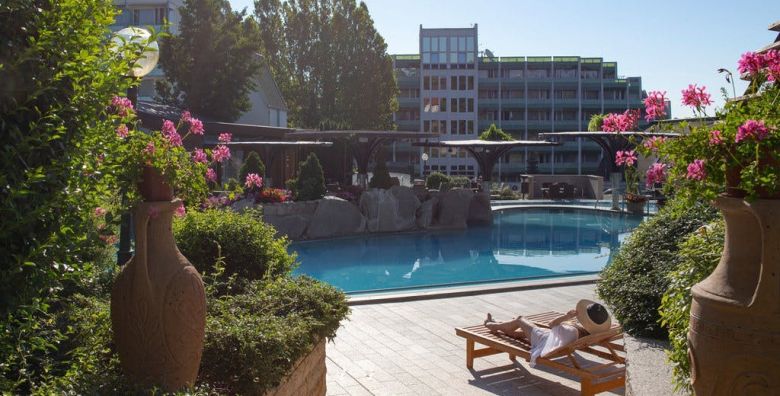 NaturMed Hotel Carbona  Wellness odmor Heviz Madjarska  448 EUR  3x nocenje u Standard dvokrevetnoj plus sobi za 2 osobe Polupansion dorucak i vecera 