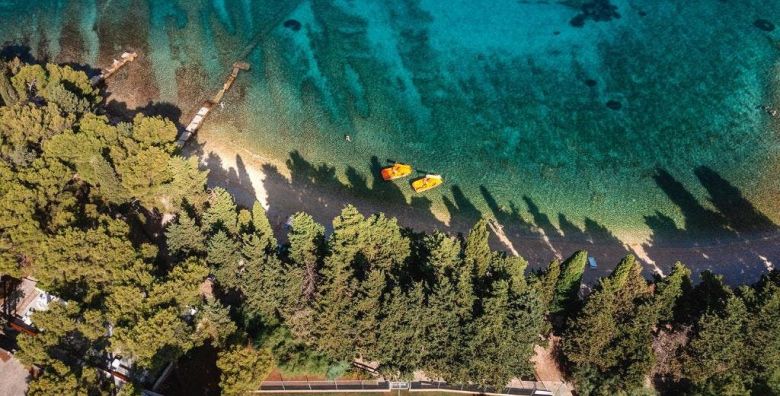 Aminess Vival Casa Velaris  Ljeto na Bracu za obitelji Supetar otok Brac Dalmacija Hrvatska  1 696 EUR  7x nocenje u dvokrevetnoj Comfort sobi s balkonom za 2 osobe 1 dijete do 9 99 godina besplatno  Polupansion