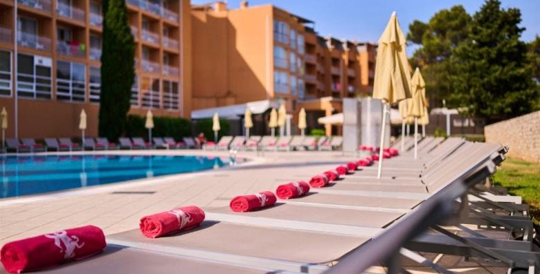 Hotel Umag Plava Laguna  Ljeto uz obalu Umag Istra Hrvatska  1 071 EUR  5x nocenje u dvokrevetnoj Classic sobi s balkonom pogled park za 2 osobe Pice uz veceru