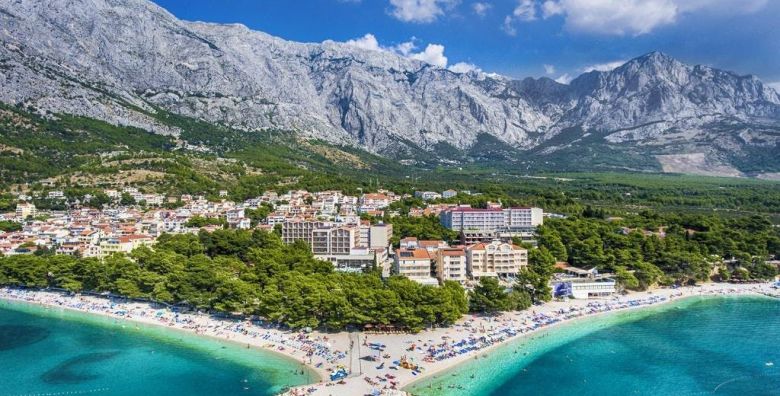 Hotel Horizont  Ljeto na makarskoj rivijeri Baska Voda Makarska rivijera Dalmacija Hrvatska  570 EUR  3x nocenje u Standard dvokrevetnoj sobi s balkonom za 2 osobe Polupansion buffet dorucak i vecera 