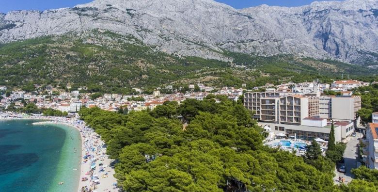 Hotel Horizont  Ljeto na makarskoj rivijeri Baska Voda Makarska rivijera Dalmacija Hrvatska  714 EUR  3x nocenje u Standard dvokrevetnoj sobi s balkonom za 2 osobe Polupansion buffet dorucak i vecera 