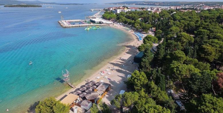 Ilirija Resort  Hotel Kornati  VIP Premium obiteljsko ljeto s punim pansionom u Biogradu  Posebna akcija Biograd na Moru Dalmacija Hrvatska  1 799 EUR  7x nocenje u Premium Club sobi za 2 osobe 1 dijete do 12 godina i 1 dijete do 7 godina besplatno  Puni pansion