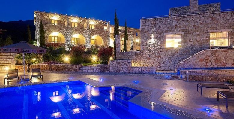 Anaxo Resort  Skriveni biser s pogledom na Jonsko more Rigglia Messinia Mani Grcka  799 EUR  7x nocenje u Standard dvokrevetnoj sobi s balkonom i pogledom na more za 2 osobe Dorucak