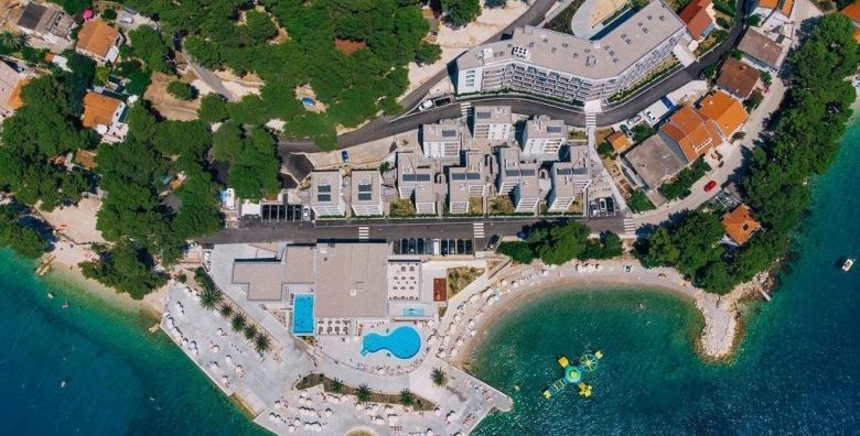 Morenia All Inclusive Resort  All inclusive ljeto s animacijom Podaca Makarska rivijera Dalmacija Hrvatska  1 410 EUR  5x nocenje u Comfort sobi s balkonom strana park za 2 osobe 1 dijete do 11 99 godina i 1 dijete do 7 99 godina besplatno  All inclusive