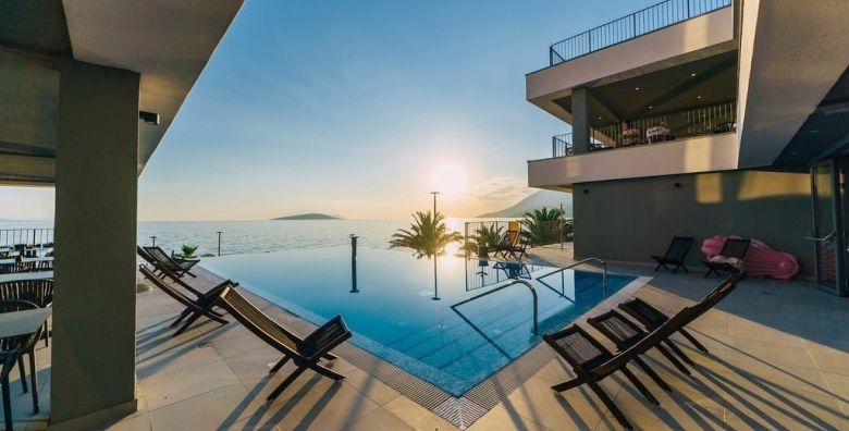 Morenia All Inclusive Resort  All inclusive ljeto s animacijom Podaca Makarska rivijera Dalmacija Hrvatska  2 072 EUR  7x nocenje u Standard sobi s balkonom strana more za 2 osobe 1 dijete do 7 99 godina u krevetu s roditeljima besplatno  All inclusive
