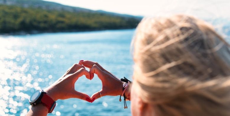 Hotel Omorika  Last minute obiteljsko ljeto s punim pansionom Crikvenica Hrvatska  989 EUR  3x nocenje u dvokrevetnoj Superior sobi s balkonom i dva dodatna lezaja morska strana za 2 osobe 2 djece do 11 99 godina besplatno  Puni pansion