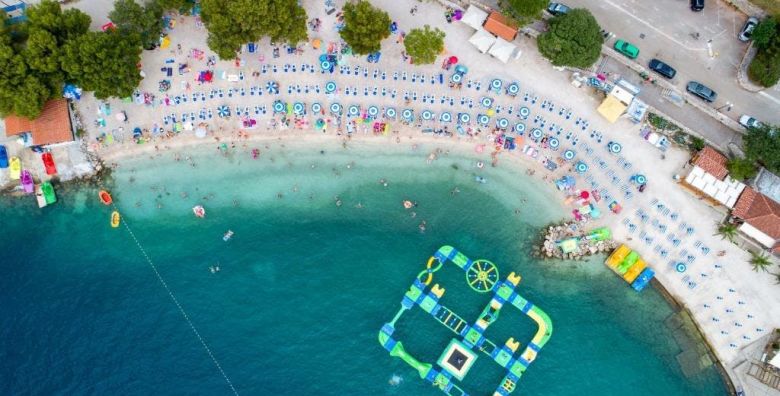Hotel Omorika Annex  Last minute obiteljsko ljeto s punim pansionom Crikvenica Hrvatska  699 EUR  3x nocenje u dvokrevetnoj sobi s balkonom morska strana u annexu za 2 osobe 2 djece do 11 99 godina i 1 dijete do 2 99 godina besplatno  Puni pansion
