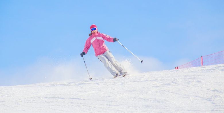 AlpenParks apartmani  Ladies Ski Opening u Zell am Seeu Zell am See Austrija  1 197 EUR  3x nocenje u apartmanu za 4 zenske osobe Pice dobrodoslice