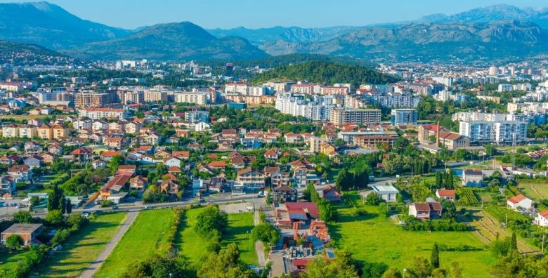Hotel Carine Centar  Savrsen odmor u centru Podgorice Podgorica Crna Gora  256 EUR  2x nocenje u dvokrevetnoj standard sobi za 2 osobe 1 dijete do 6 99 godina besplatno  Dorucak