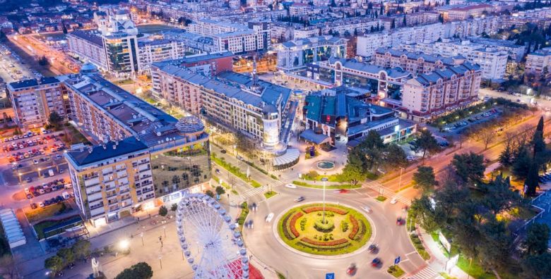 Hotel Carine Centar  Savrsen odmor u centru Podgorice Podgorica Crna Gora  268 EUR  2x nocenje u dvokrevetnoj standard sobi za 2 osobe 1 dijete do 6 99 godina besplatno  Dorucak