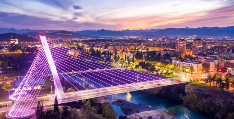 Hotel Carine Centar  Savrsen odmor u centru Podgorice Podgorica Crna Gora  221 EUR  2x nocenje u dvokrevetnoj standard sobi za 2 osobe 1 dijete do 6 99 godina besplatno  Dorucak