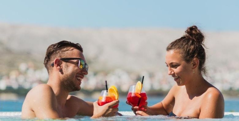 Family Hotel Pagus  All inclusive ljeto na Pagu  Posebna akcijska ponuda Pag Dalmacija Hrvatska  1 669 EUR  7x nocenje u dvokrevetnoj Standard sobi s balkonom pogled park  za 2 osobe 1 dijete do 12 godina i 1 dijete do 2 99 godina  All inclusive
