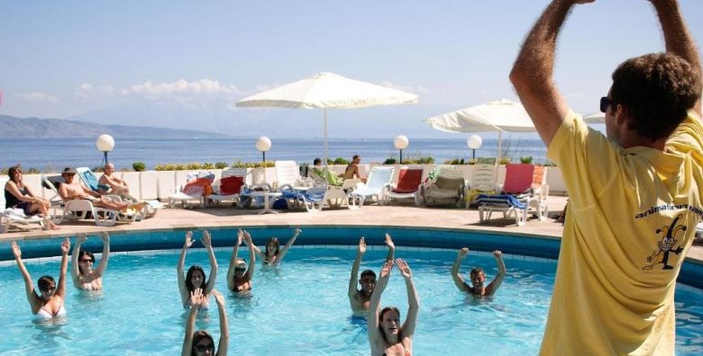 Fontana Resort  Ljeto na Hvaru u komfornim apartmanima Jelsa otok Hvar Dalmacija Hrvatska  565 EUR  5x nocenje u Comfort Studio apartmanu za 3 osobe Koristenje 2 otvorena bazena s morskom vodom jedan je djecji 