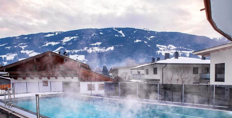 Hotel Zum Pinzger  Autentican alpski odmor u Tirolu Stumm im Zillertal Austrija  386 €
