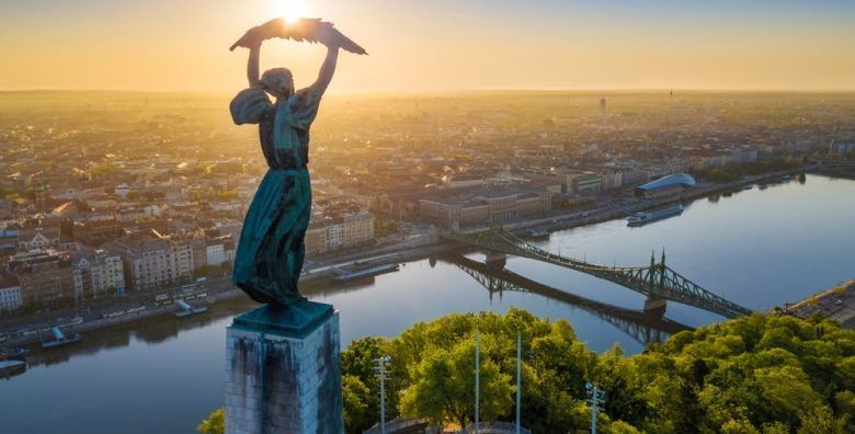 Jagello Business Hotel  Odlicna lokacija u blizini World Trade Centra Budimpesta Madjarska  131 EUR  2x nocenje u Standard dvokrevetnoj sobi za 2 osobe Dorucak