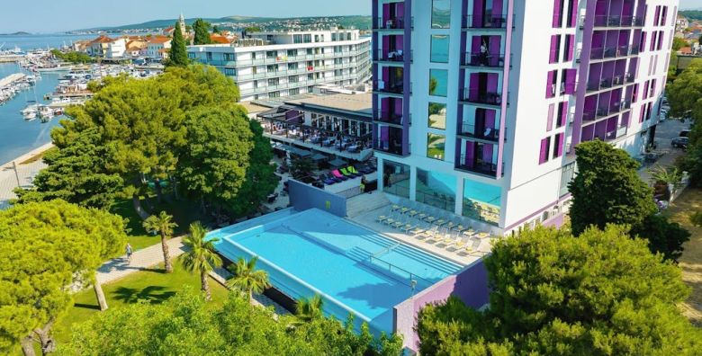 Ilirija Resort  Hotel Adriatic  Kolovoz s punim pansionom  Posebna akcijska cijena Biograd na Moru Dalmacija Hrvatska  1285 €
